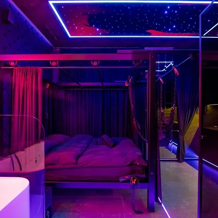 No Limits House - Bdsm Red Desire *