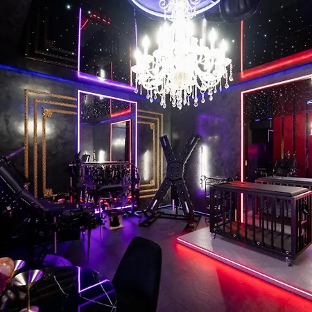 No Limits House - Bdsm Red Desire Varsovia